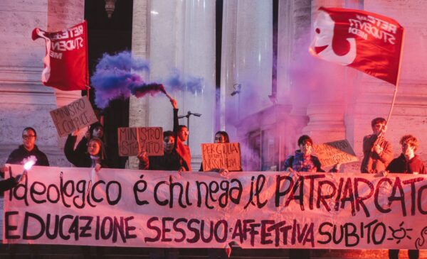 Violenza donne, presidio studenti al Mim: “Ideologico è chi nega patriarcato”