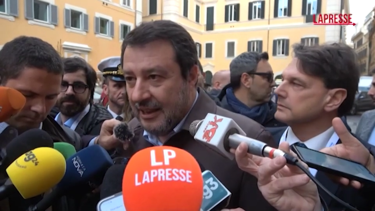 Violenza donne, Salvini: “Stupratori bianchi, neri, gialli o verdi meriterebbero castrazione chimica”