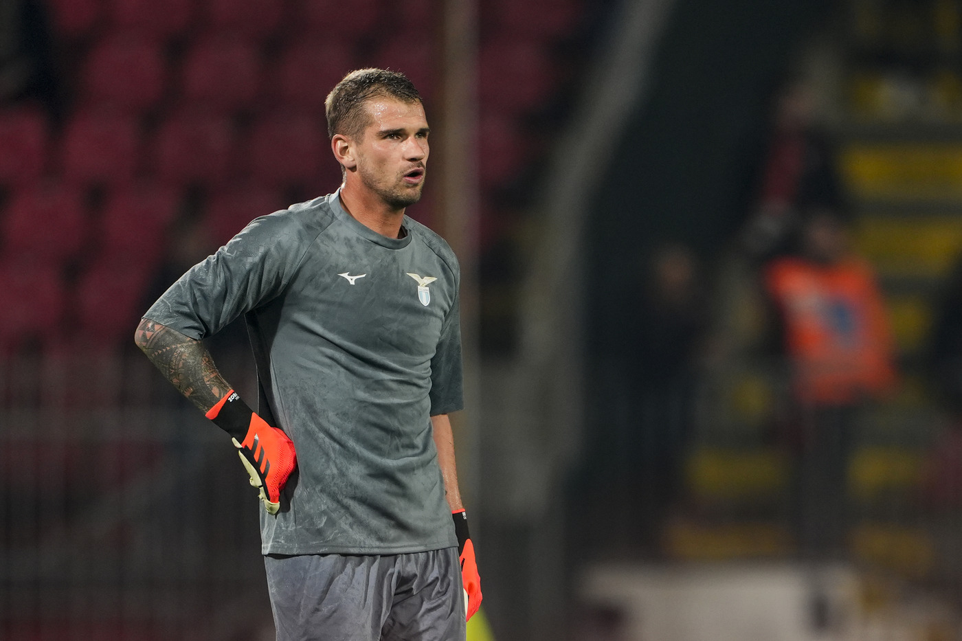 Portiere Lazio Provedel denuncia la ex Capecchi: “Non mi fa vedere figlio”, il legale: “Calunnie”