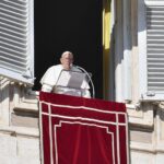 Vaticano, Papa: “Il mondo è sotto la minaccia di un conflitto nucleare”