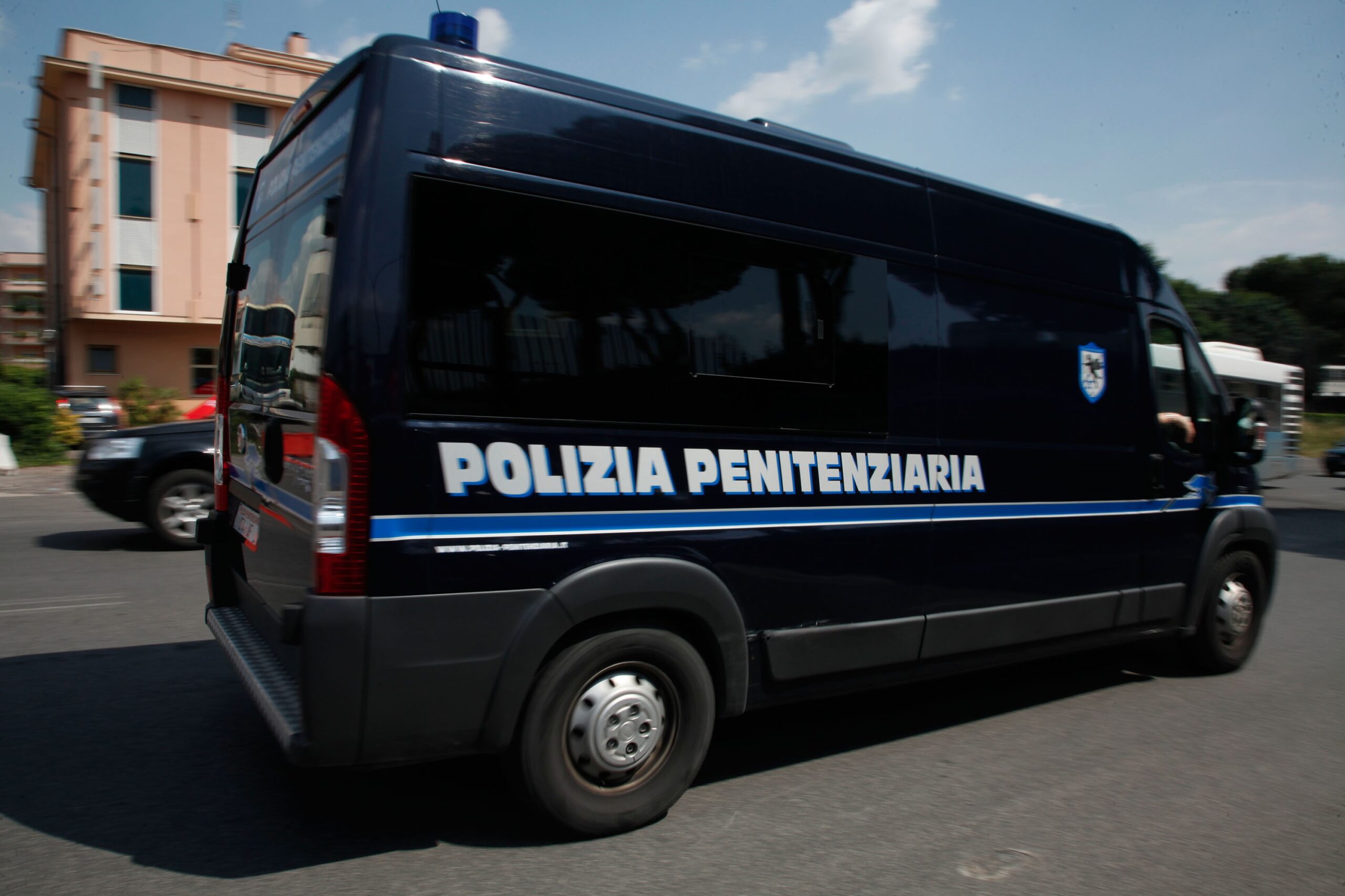 Carceri, tentato omicidio di un detenuto ad Avellino: 11 arresti Carceri, tentato omicidio di un detenuto ad Avellino: 11 arresti