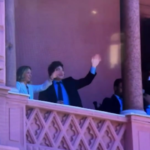 Italia-Argentina, Meloni e Milei salutano la folla dal balcone della Casa Rosada