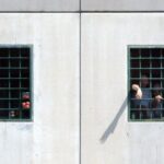 Carceri, detenuto 28enne si suicida a Poggioreale: è l’81esimo in Italia