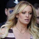 Stormy Daniels, sentenza per Trump rimandata a tempo indefinito