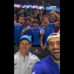 Coppa Davis, il video selfie di Berrettini e Sinner che esultano con i tifosi: “Stiamo calmiii”
