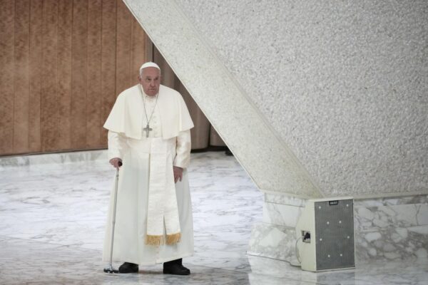 Papa Francesco in udienza con i pescatori e i membri della CEI nell\'Aula Paolo VI in Vaticano