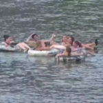 Laos, almeno sei turisti morti per alcol contaminato a Vang Vieng