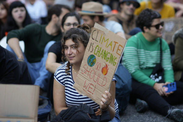 Clima, proteste a Lisbona