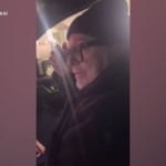 Vasco Rossi, a Los Angeles prova l’auto a guida autonoma: “Guarda come va…”