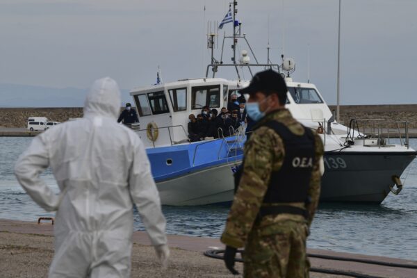 Grecia: Sbarco di migranti al porto di Katakolo