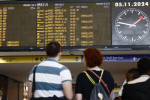 Roma, sciopero nazionale dei treni dopo il ferimento di un capotreno a Genova