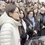 Giulia Tramontano, la sorella al flash mob contro la violenza sulle donne a Milano