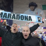 Napoli ricorda Maradona a 4 anni dalla morte: torciata azzurra al murale ai Quartieri Spagnoli