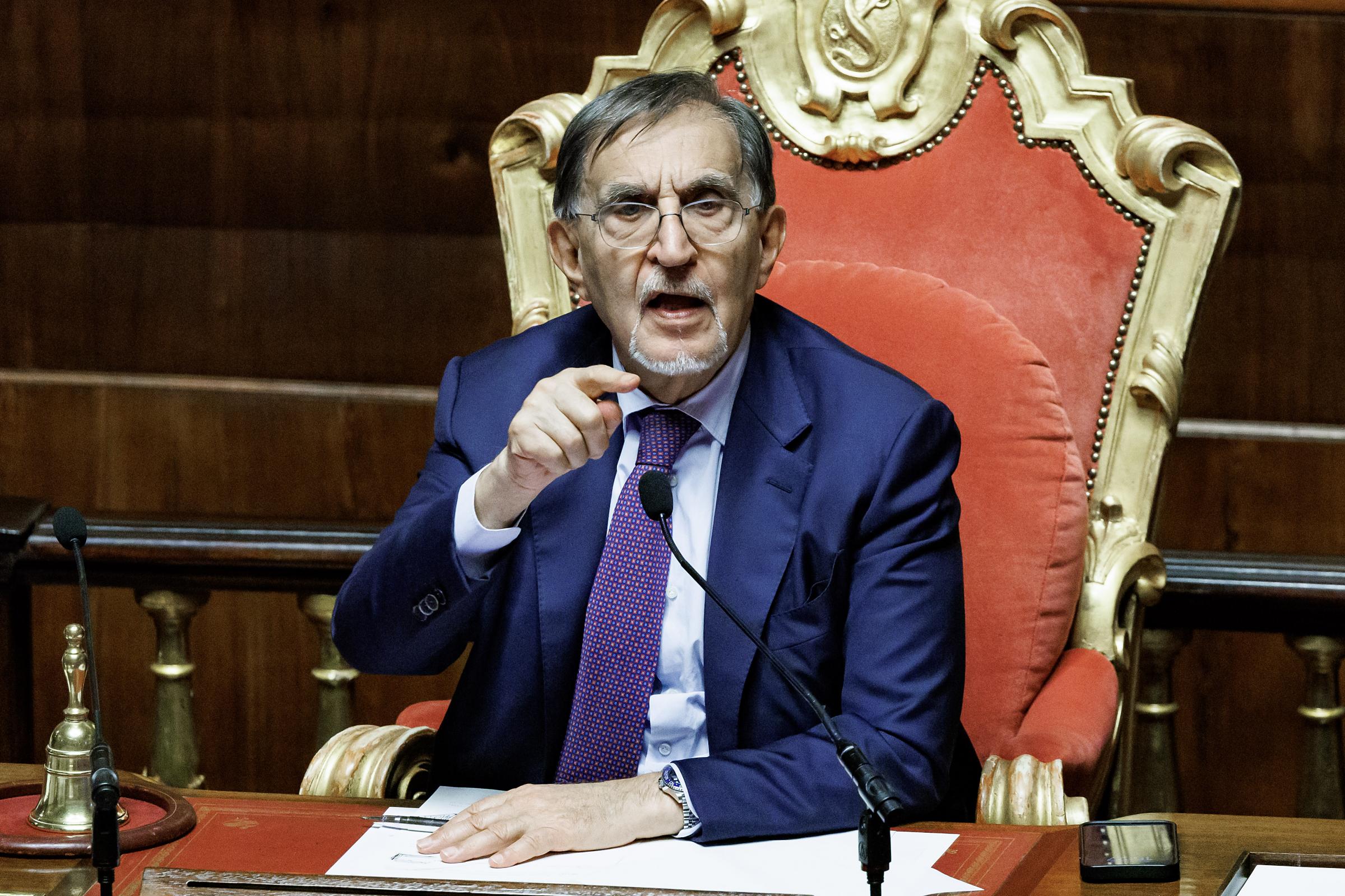FdI, La Russa: “Via la Fiamma dal simbolo? Per adesso non se ne parla” FdI, La Russa: “Via la Fiamma dal simbolo? Per adesso non se ne parla”