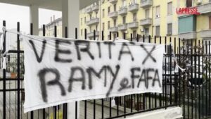 Milano, a Corvetto striscioni e murales per Ramy Elgaml