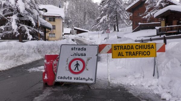 Grandi nevicate a fine inverno nelle zone dell\'Alto Ossola in Italia