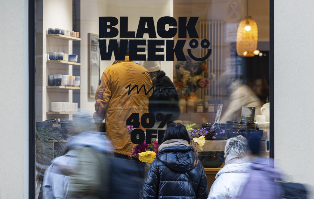 Black friday 2024, lo attende il 71% degli italiani: ecco quando fare acquisti