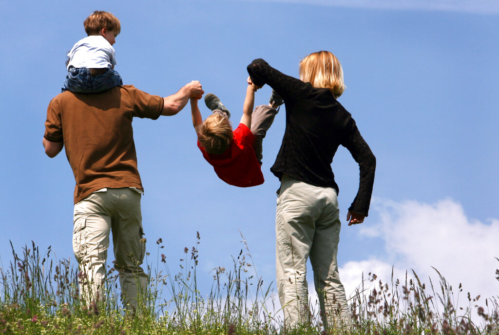 Famiglie, in 10 anni aumentano quelle monogenitoriali