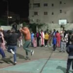 Libano, famiglie sfollate festeggiano il cessate il fuoco: balli e canti a Sidone