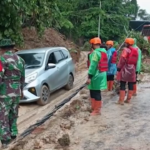 Indonesia, decine di morti per le inondazioni a Sumatra: soccorritori alla ricerca dei dispersi