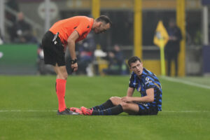 Inter, distrazione al bicipite femorale per Pavard