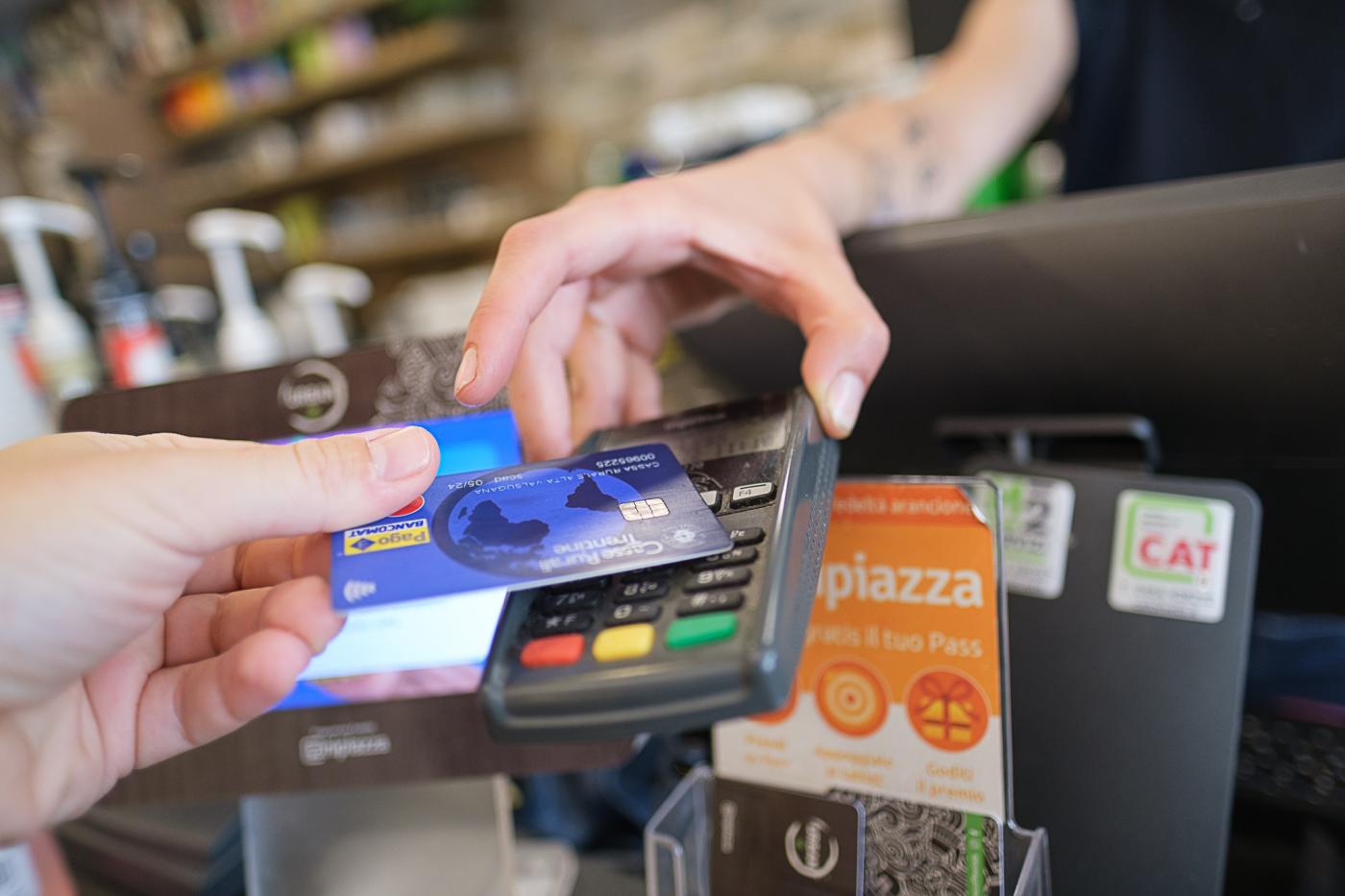 Il bancomat non funziona, Bankitalia: “Ripristinati quasi tutti i servizi, proseguono gli interventi”
