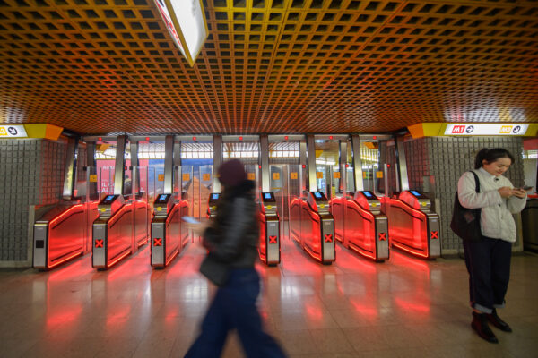 Sciopero del trasporto pubblico a Milano, la metro deserta