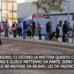 Alluvione Valencia, a un mese dalla Dana volontari ancora in campo: residenti in coda per il cibo
