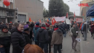 Sciopero 29 novembre, studenti e lavoratori in corteo a Bologna