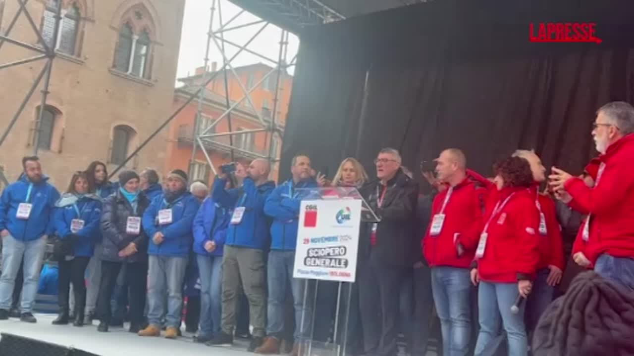 Sciopero generale 29 novembre, Landini: “Oggi oltre 500mila persone in piazza”