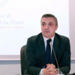 Bari, incendiato il portone di casa dell’europarlamentare FdI Francesco Ventola
