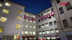 Roma, genitori contro la preside del Virgilio occupato: “Rispettiamo l’autonomia degli studenti”