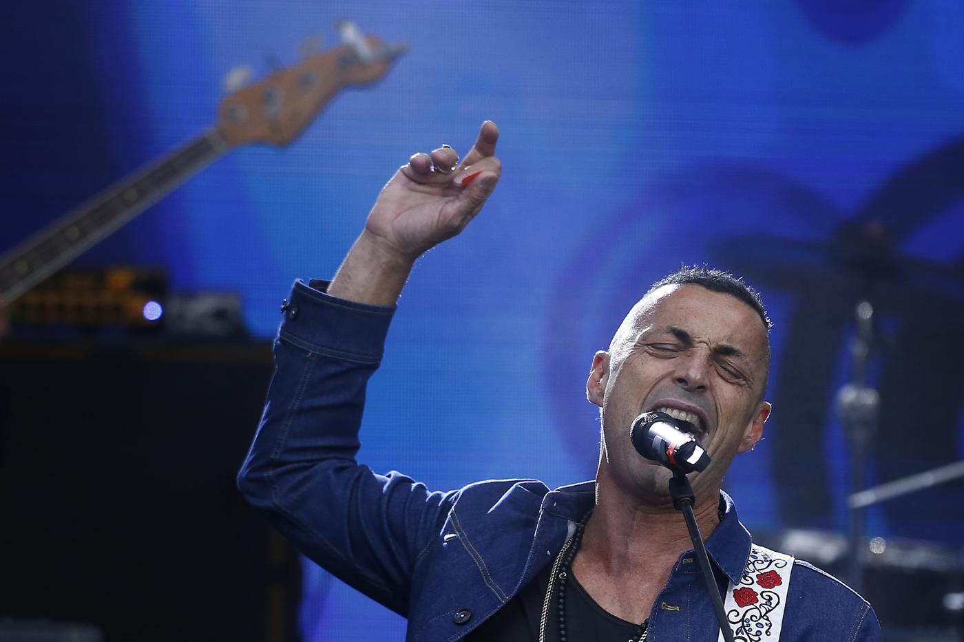 Sanremo 2025, tiene banco lista cantanti esclusi e valzer co-conduttori Sanremo 2025, tiene banco lista cantanti esclusi e valzer co-conduttori