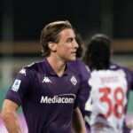 Bove, il sollievo dopo la paura: il calciatore migliora e convince la Viola a giocare