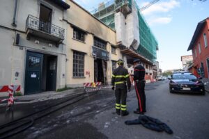 Milano - Tre morti nell’incendio di un magazzino in via Ermenegildo Cantoni