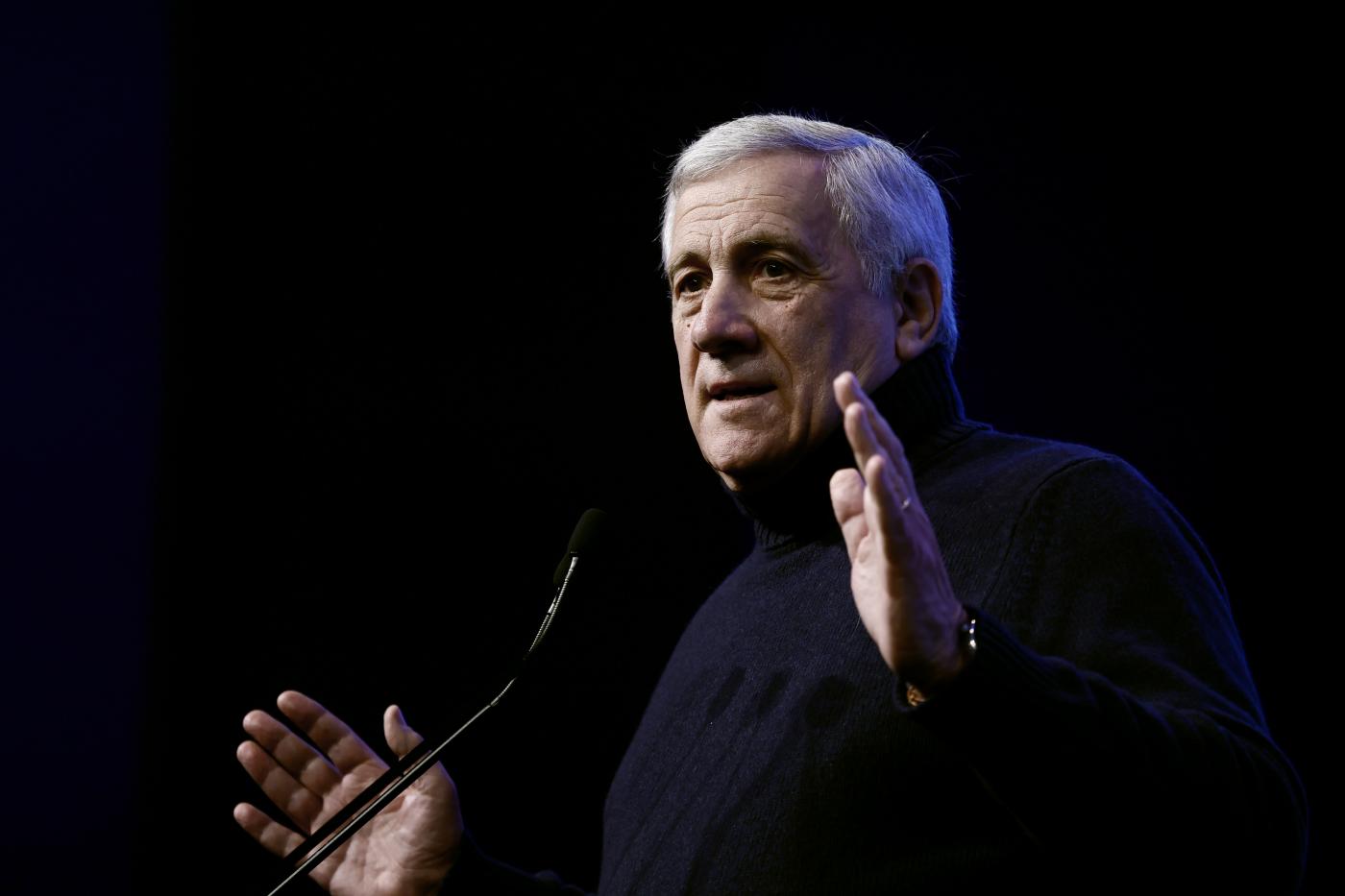 Stellantis, Tajani: “Azienda ha dovere morale di investire in Italia”. Fontana: “Auspico Elkann in Parlamento”