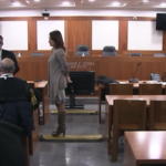 Giulia Cecchettin, stretta di mano tra papà Gino e l’avvocato di Turetta