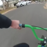 Colorado, poliziotto insegue fuggitivo con la bici di un bambino