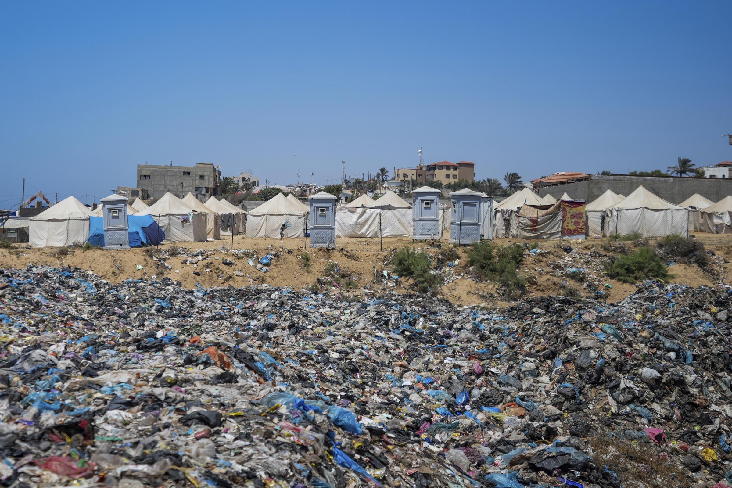 Gaza, raid Israele su campo profughi Nuseirat: morti 4 bambini