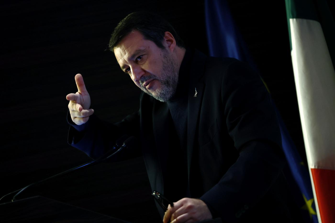Francia, Salvini: “Citofonare Macron, raccoglie ciò che semina”