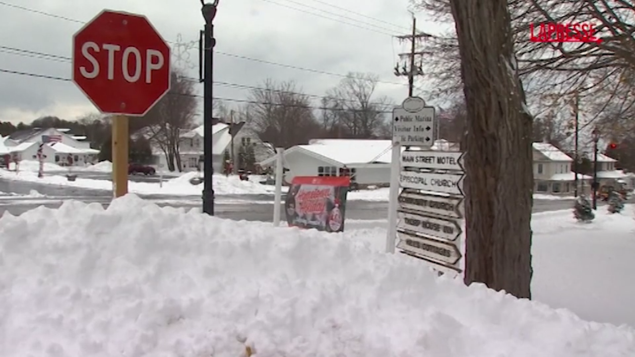 La neige aux États-Unis submerge le Wisconsin | images de la dashcam d'une voiture