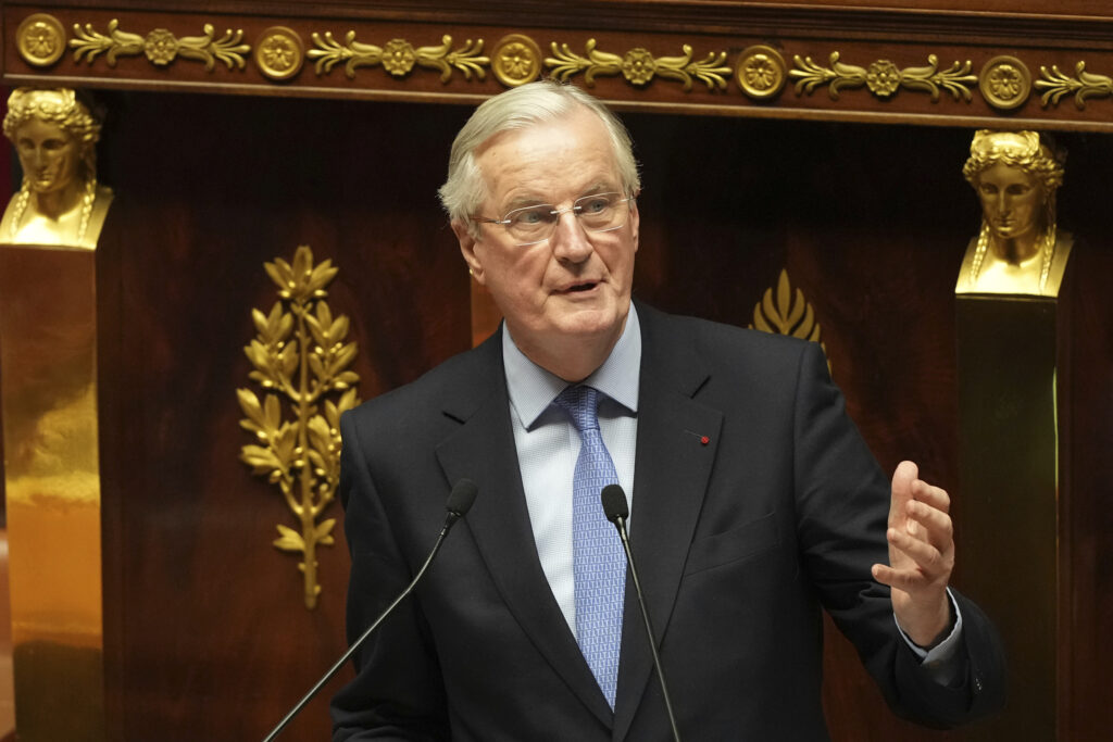 Francia, crisi di governo: Barnier atteso all’Eliseo per presentare le dimissioni 