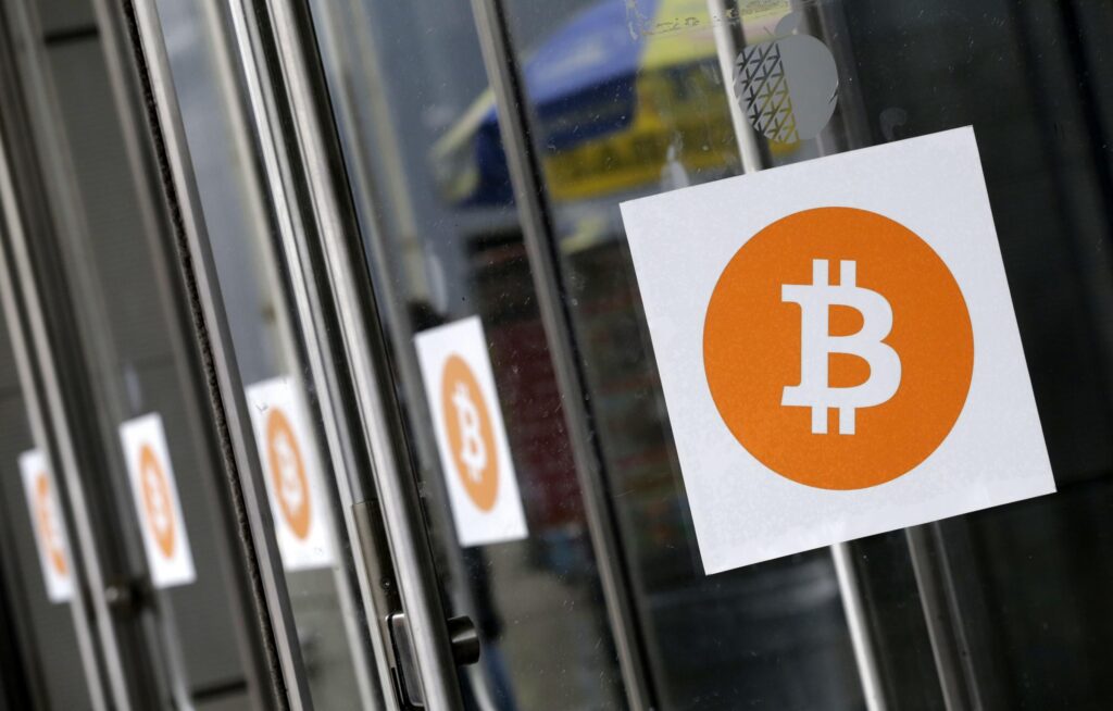 Criptovalute, Bitcoin oltre i 100mila dollari per la prima volta