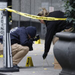 Ceo di United Healthcare ucciso a Manhattan, messaggio sui proiettili