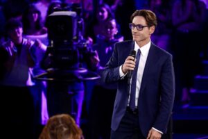 Ascolti Tv ieri 4 dicembre, ‘This is Me’ chiude in bellezza con 3 mln e Pier Silvio – Le Pagelle