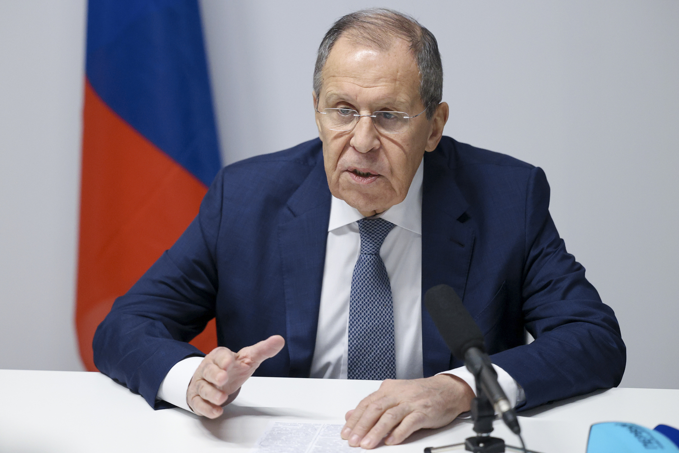 Ucraina, Lavrov: “Speriamo Usa abbiano preso sul serio uso nuovo missile”
