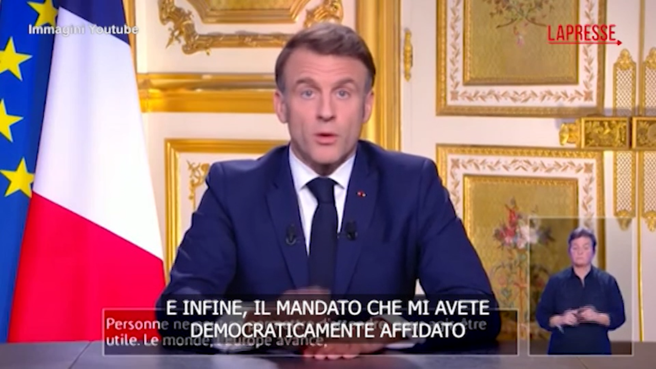 Francia, Macron: “Resterò presidente fino a fine mandato”