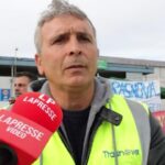 Stellantis, operai Trasnova dopo lettere licenziamento: “Siamo distrutti, politica non faccia passerella”