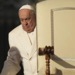 Vaticano, Papa: “Il mondo è stanco della guerra”