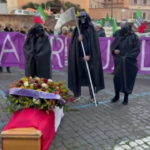 Roma, bara in piazza contro le morti di Malagrotta e l’amministrazione Gualtieri